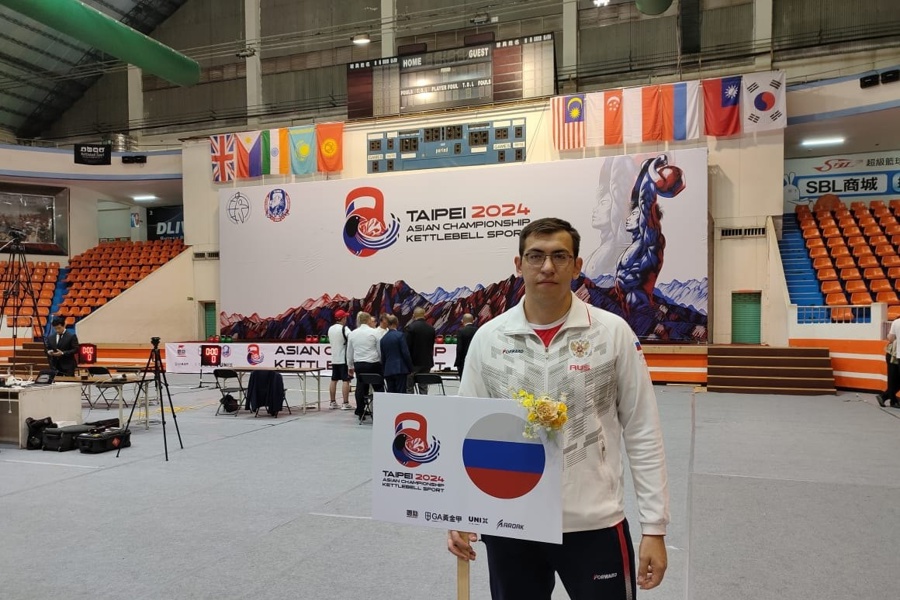 Александр Константинов - двукратный победитель первенства Азии среди юниоров!