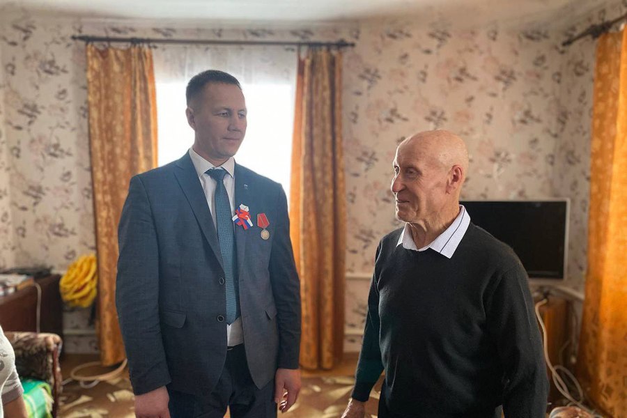 Глава города Эдуард Васильев посетил ветеранов Великой Отечественной войны