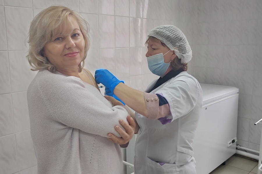 В Шемуршинском муниципальном округе продолжается прививочная кампания против гриппа