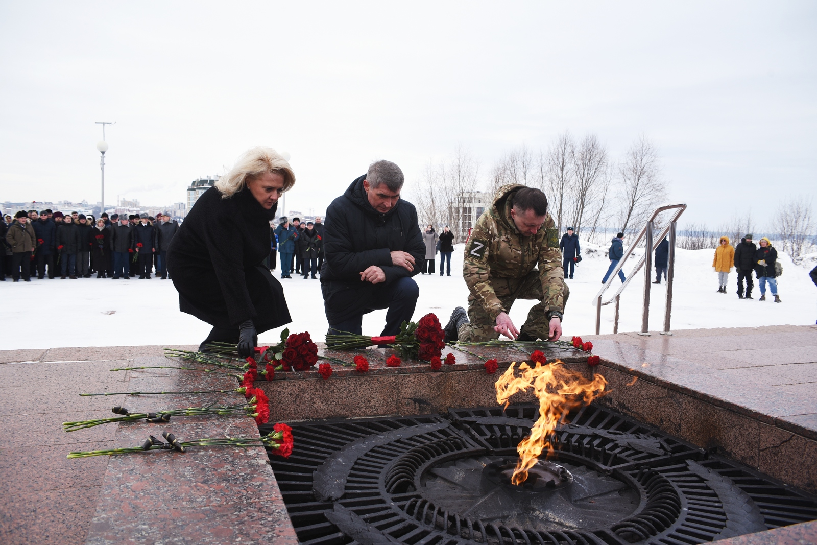 Олег Николаев возложил цветы к Монументу Славы в столице Чувашии