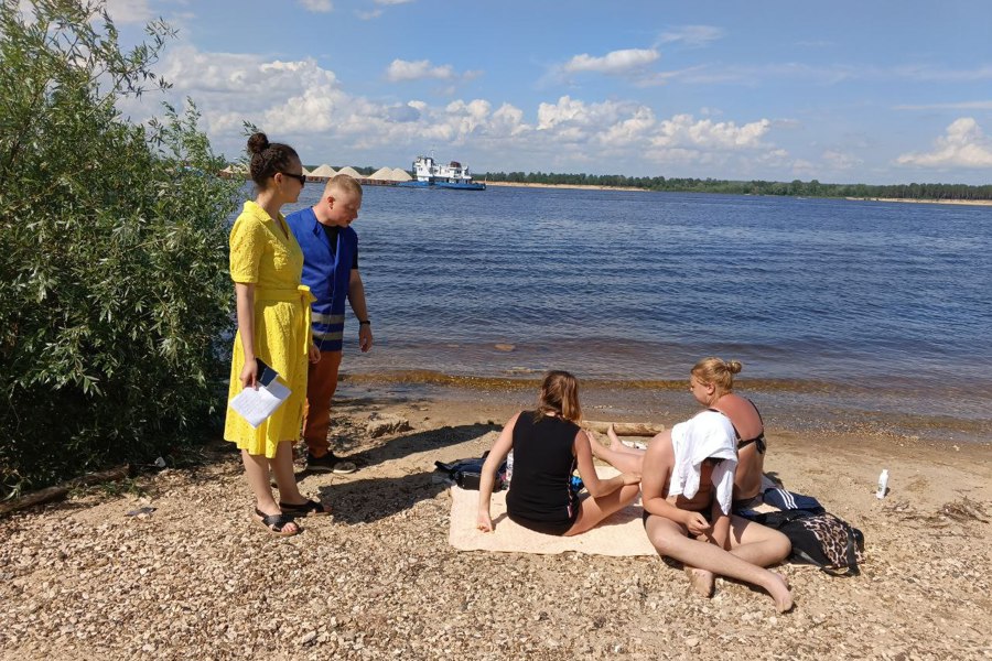 В ходе профилактического рейда на набережной г. Новочебоксарск составлен протокол за купание под знаком «Купаться запрещено»