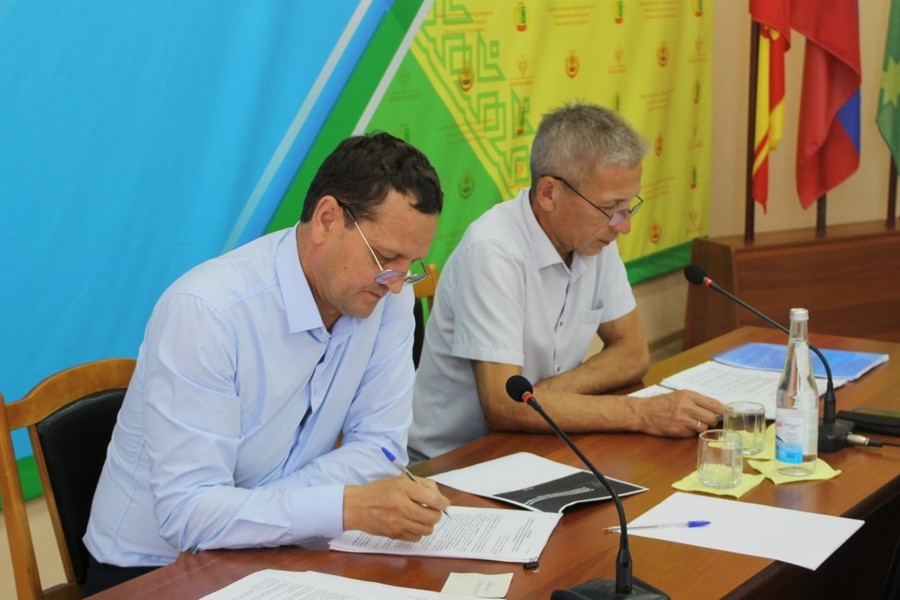 В ходе Единого информдня в Шемуршинском округе Владимир Димитриев рекомендовал усилить меры по предотвращению нарушения правил безопасности на водоемах