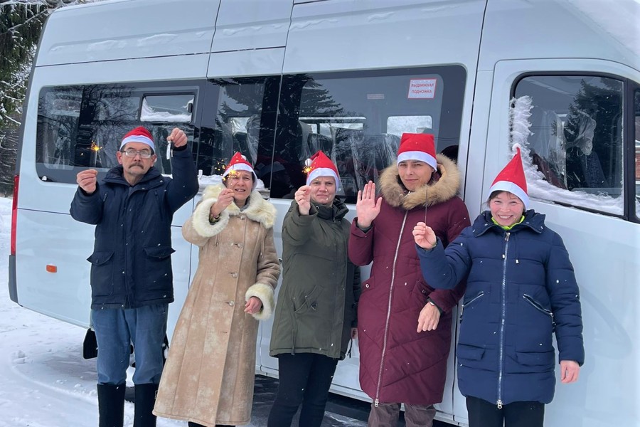 Шомиковский дом-интернат получил новогодний подарок – новый автобус