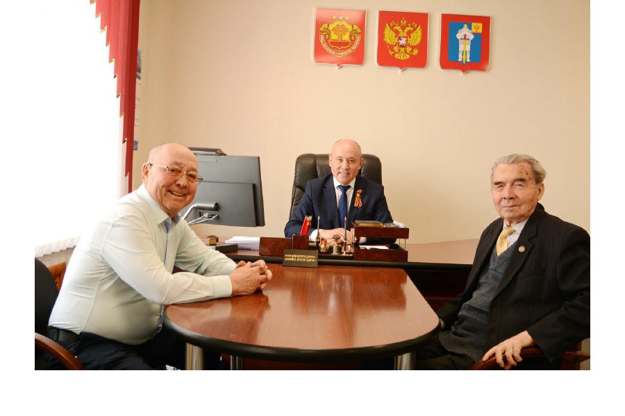 Глава Батыревского муниципального округа Рудольф Селиванов  провел рабочую  встречу