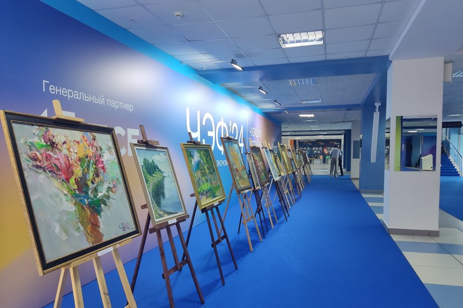 Выставка живописи «Устойчивое развитие Чувашии глазами художников» прошла в ходе Чебоксарского экономического форума