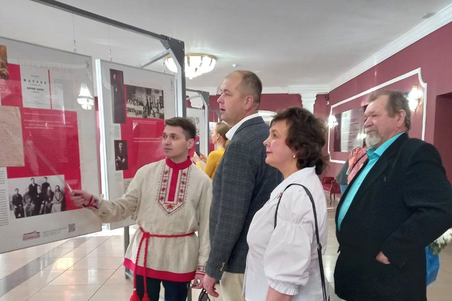 Чувашский национальный музей представил в Ульяновске передвижную выставку об Иване Яковлеве