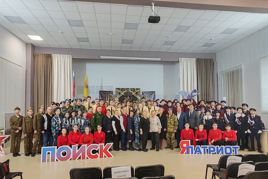 В Шумерлинском муниципальном округе торжественно открылся месячник, посвященный сразу двум важным событиям: 80-летию Победы в Великой Отечественной войне и Году защитника Отечества!