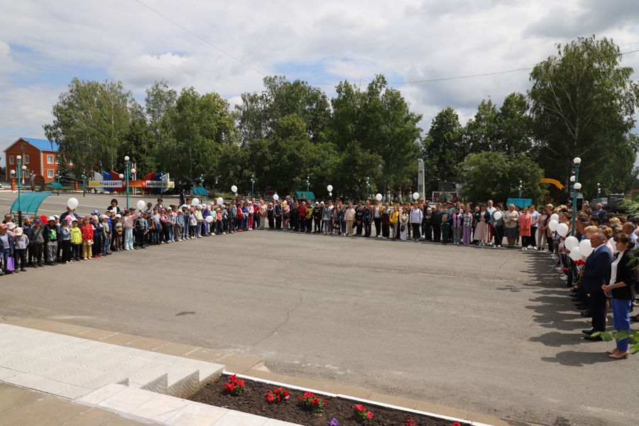 В Яльчикском муниципальном округе прошел торжественный митинг, посвященный Дню памяти и скорби
