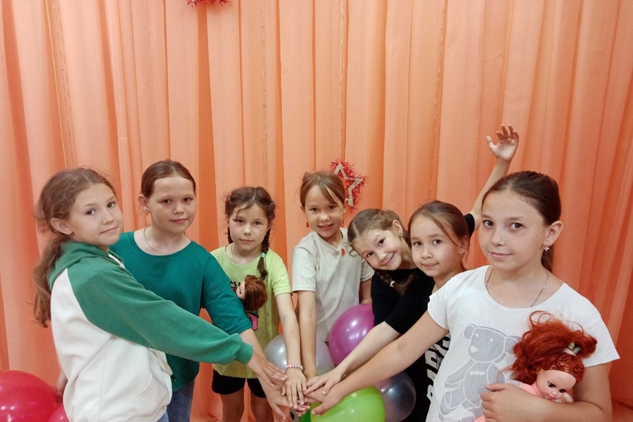 Час приятного общения «Дружба начинается с улыбки» состоялся в Новоайбесинском СДК