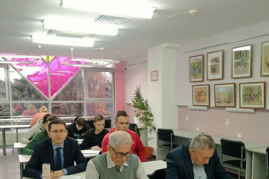 Жители Чувашии принимают участие во Всероссийском экодиктанте