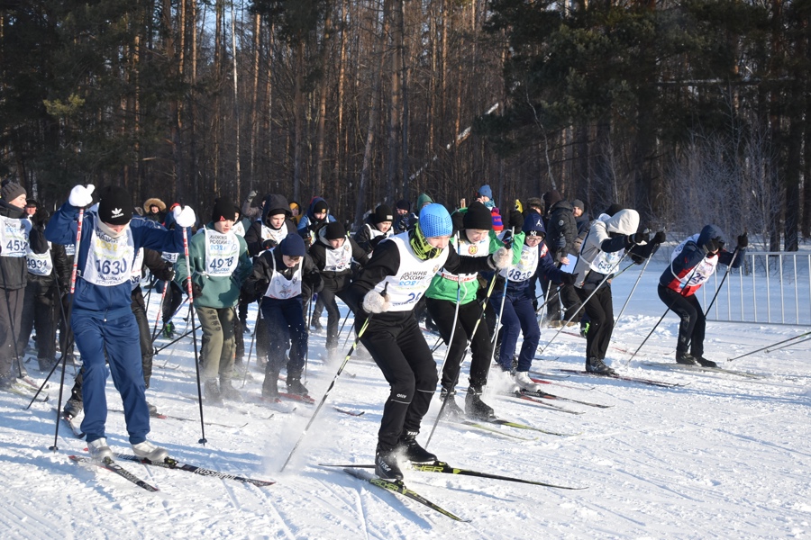 В Ядрине прошла 42-ая открытая Всероссийская массовая лыжная гонка «Лыжня России - 2024».