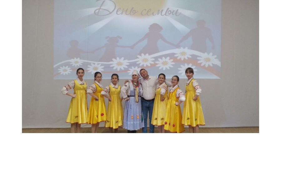 В РДК состоялся праздничный концерт «Счастлив я и моя семья» в рамках празднования Международного дня семьи