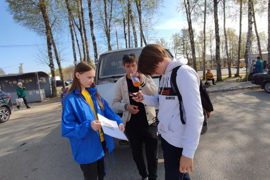 В Чебоксарском муниципальном округе волонтеры помогают жителям проголосовать за объекты благоустройства