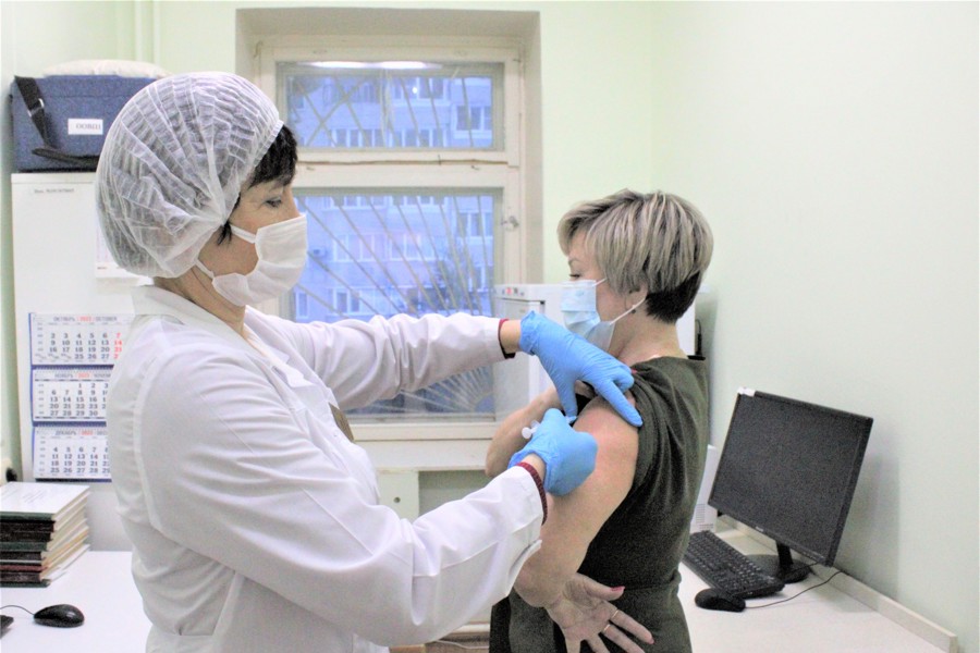 В рамках национального проекта «Здравоохранение» в Больнице скорой медицинской помощи продолжается вакцинация от COVID-19