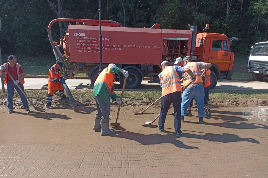 Городские службы готовятся ко Дню Республики