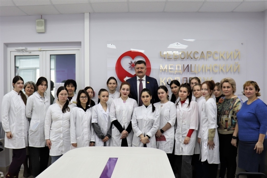 В Чебоксарском медицинском колледже начались индивидуальные встречи работодателей с выпускными группами