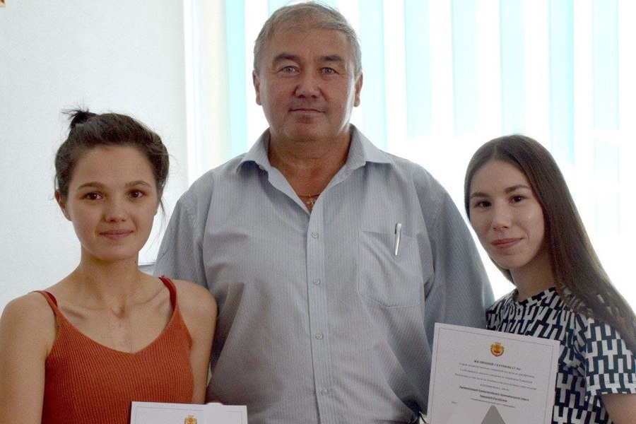 Еще двое сирот из Красночетайского округа получили жилищные сертификаты