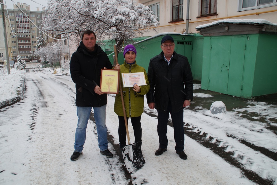 «Лучший дворник Калининского района» по итогам ноября