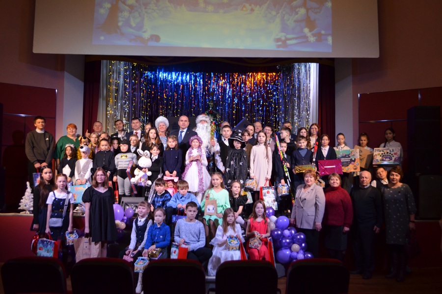 Мечты 52 юных жителей Мариинско-Посадского округа исполнились в рамках благотворительной акции «Елка желаний»