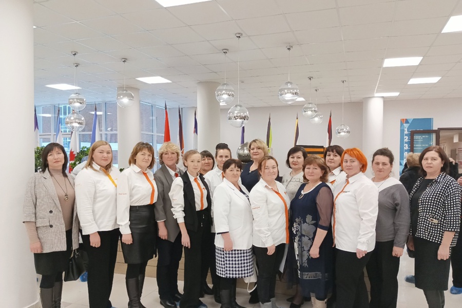 Делегация педагогов Шемуршинского муниципального округа приняла участие в республиканском форуме классных руководителей