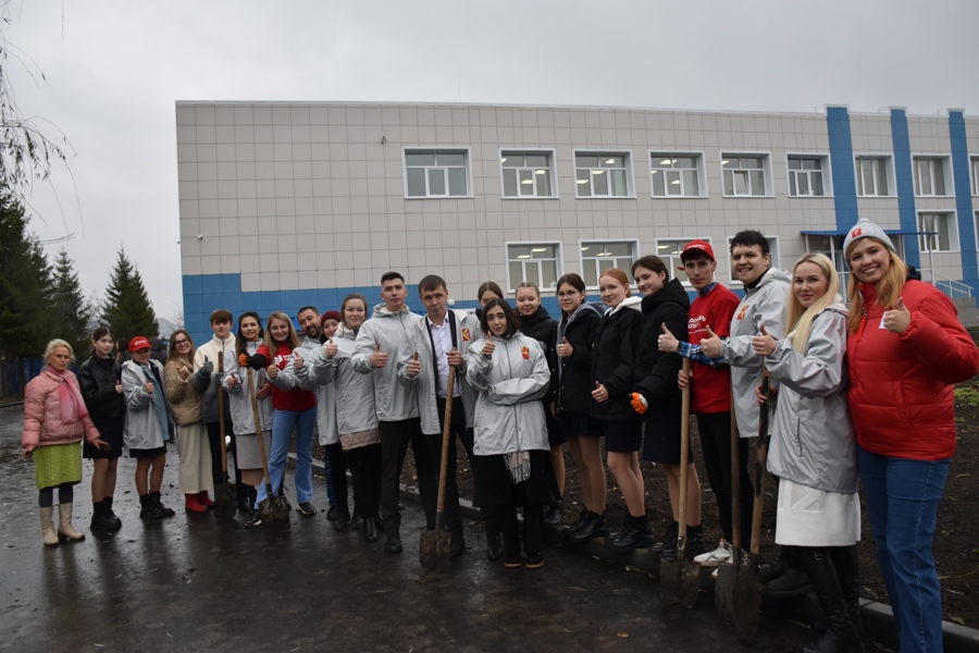 Глава Красноармейского муниципального округа Павел Семенов присоединился к акции «Сад памяти»