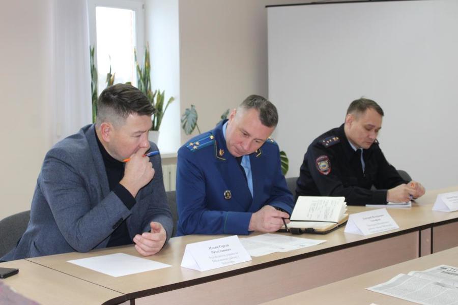 Прокурор Московского района города Чебоксары Дмитрий Тимофеев провёл личный приём граждан в Заволжье.
