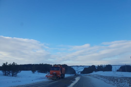 Дорожный комплекс Чувашии продолжает расчищать дороги от снега