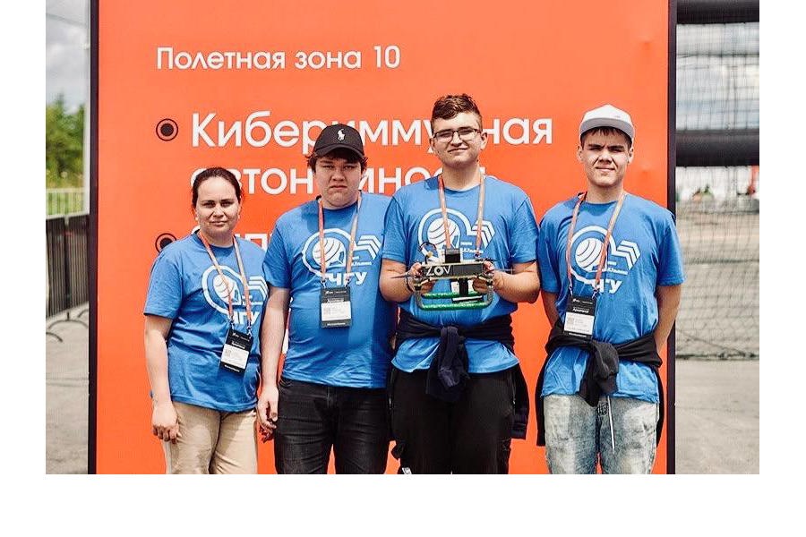 Сборная ЧувГУ имени И.Н. Ульянова вошла в топ-5 победителей гонки дронов на «Архипелаге-2024»
