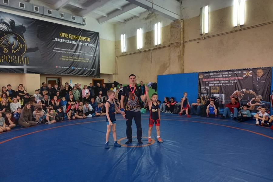 Алексеев Владимир завоевал золотую медаль на республиканском турнире по вольной борьбе!