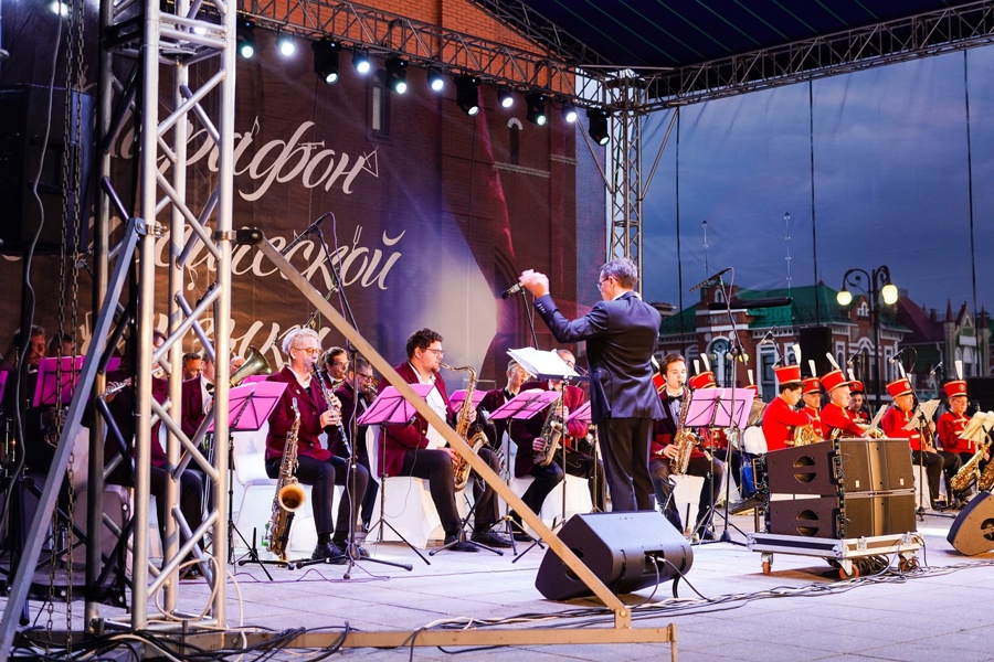 Концертно-духовой оркестр  Чебоксар выехал с гастролями в Йошкар-Олу