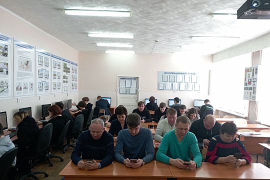 Руководство администрации города Шумерля, МУПов, управляющих компаний, депутаты, студенты приняли участие во всероссийской акции «Диктант ЖКЖ»