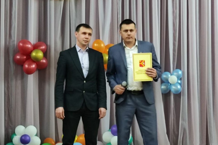 Глава Красноармейского муниципального округа Павел Семенов принял участие на праздничном концерте в с.Исаково