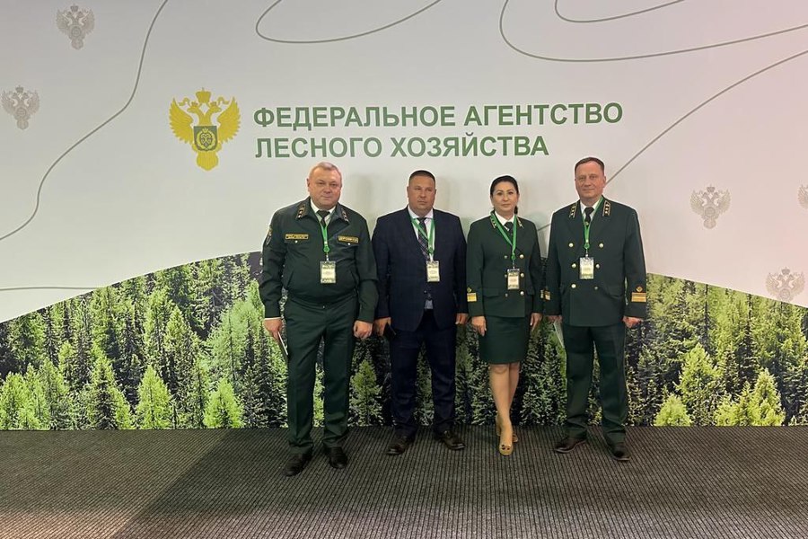 Эмир Бедертдинов в Иркутске принимает участие в форуме «Леса России»