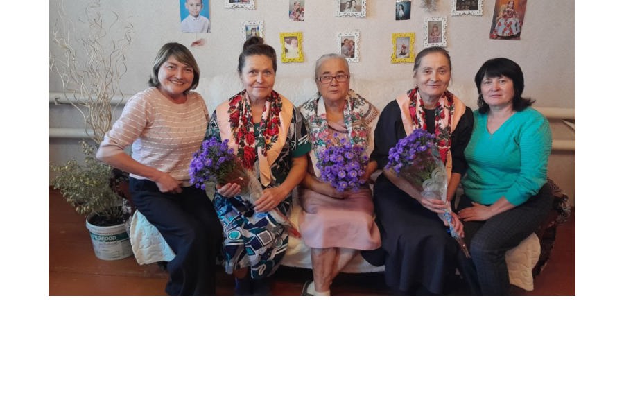 Акция – поздравление учителей пенсионеров на дому «От всей души» в Байдеряковском СДК