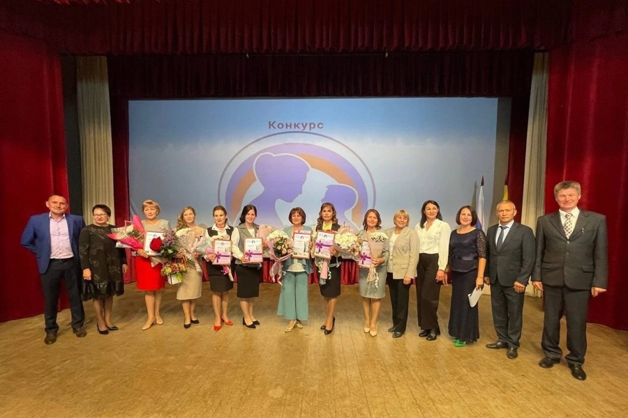 В Урмарском муниципальном округе прошел муниципальный конкурс «Я женщина-педагог»