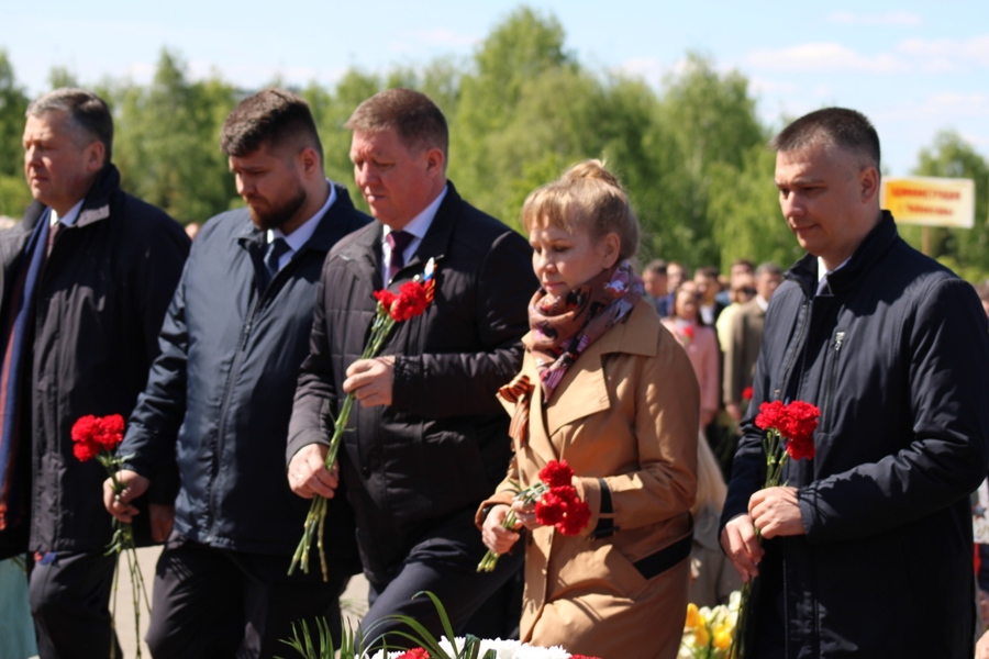 Возложение цветов, посвященное 78-й годовщине Победы в Великой Отечественной войне в  Мемориальном комплексе «Победа» города Чебоксары