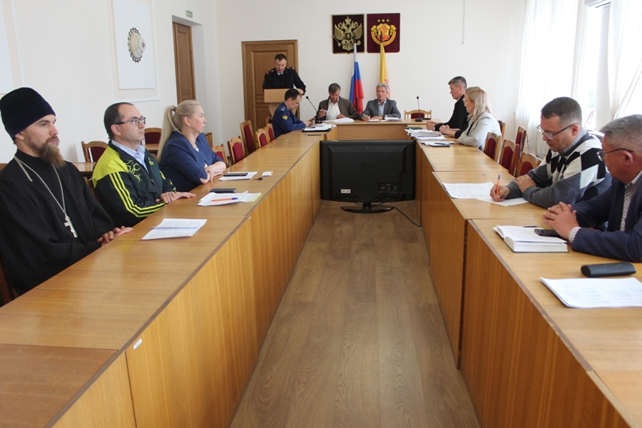 Прошло заседание антинаркотической комиссии в Урмарском муниципальном округе