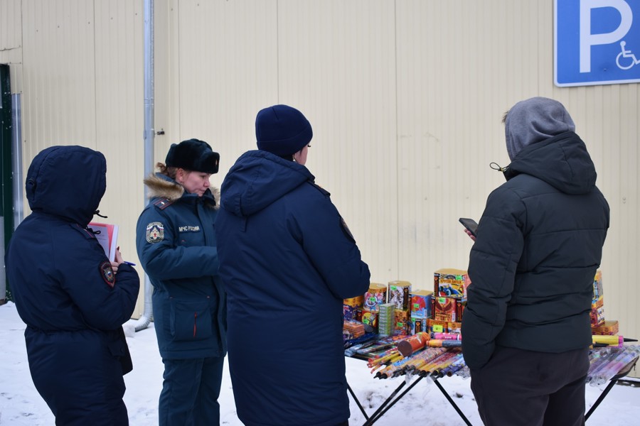 Очередной рейд по выявлению мест несанкционированной продажи пиротехники прошёл в Ядринском округе.