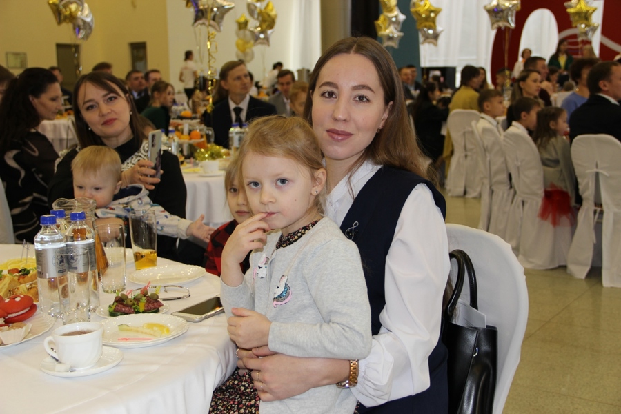 В Чебоксарах чествовали участников и победителей конкурса «Семья года»