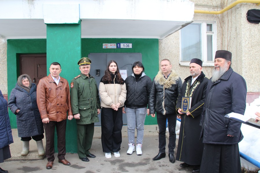 В Новочебоксарске обновили мемориальные доски в память о погибших при выполнении воинского долга