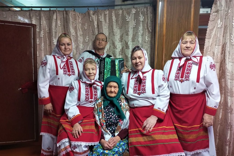 90 лет исполнилось жительнице деревни Камайкасы Ананьевой Александре Ананьевне