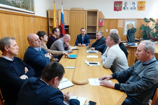 Глава администрации города Шумерля Эдуард Васильев провел еженедельную планерку ЖК