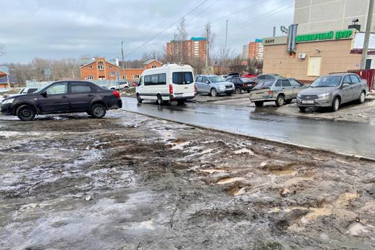 В Чебоксарах возобновилась работа по выявлению нарушений паркинга во дворах