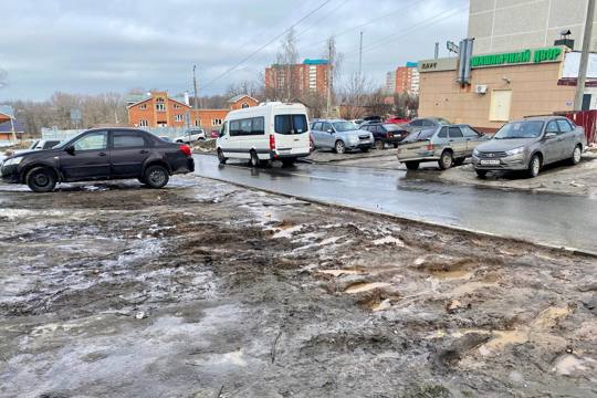 В Чебоксарах возобновилась работа по выявлению нарушений паркинга во дворах