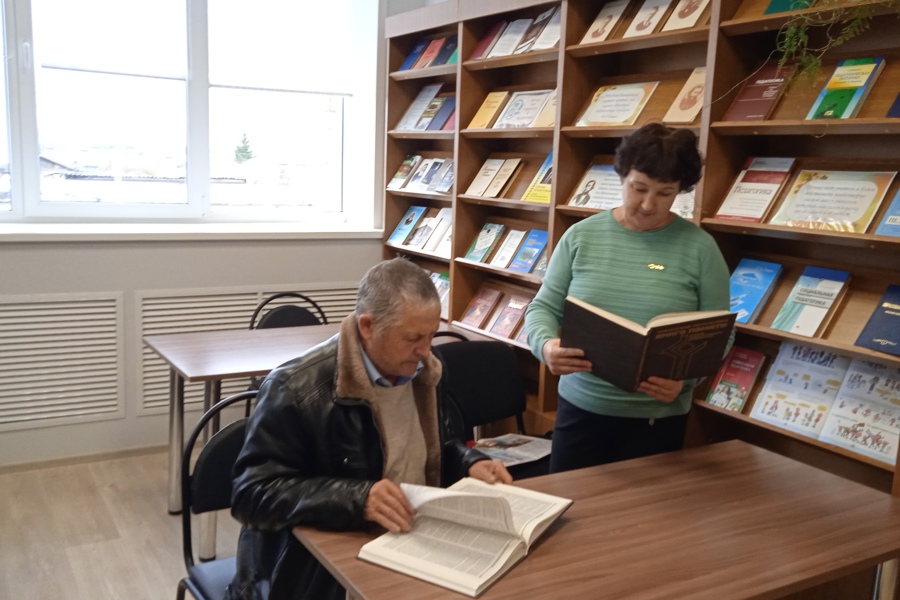 В Центральной библиотеке оформлена книжная выставка «Летопись горького времени»