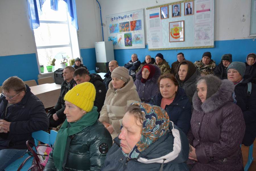 В Вурнарском муниципальном округе дан старт отчетным встречам с населением