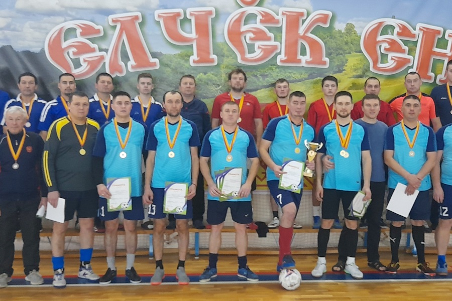 В спортзале ФОК «Улап» состоялся чемпионат Яльчикского муниципального округа по мини-футболу