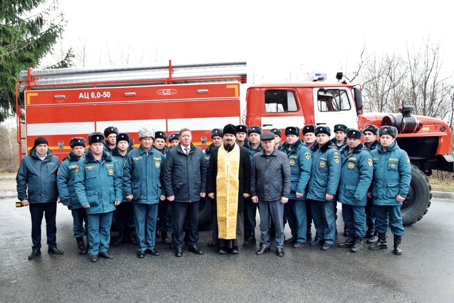 В пожарную часть 33 по охране села Красные  Четаи заступила пожарная автоцистерна: Сергей Павлов пожелал огнеборцам успехов в работе