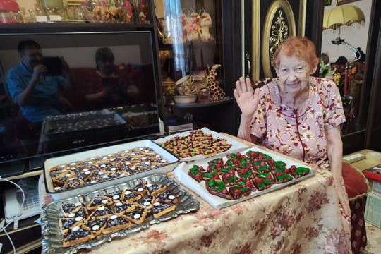 86-летняя жительница Алатыря приготовила домашнее печенье для бойцов