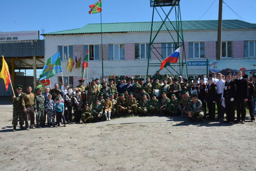 Прошёл торжественный митинг, посвящённый Дню пограничника и 25-летию создания общественной организации «Щит Родины»